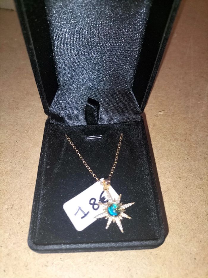 Collier soleil pierre