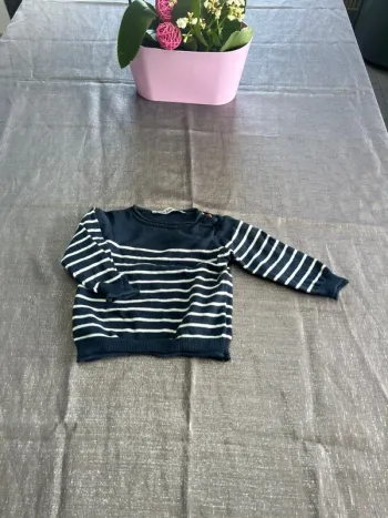 Pull taille 6 mois