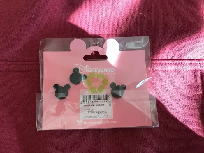 Pin’s « It’s a small word » tic et tac OE - photo numéro 2