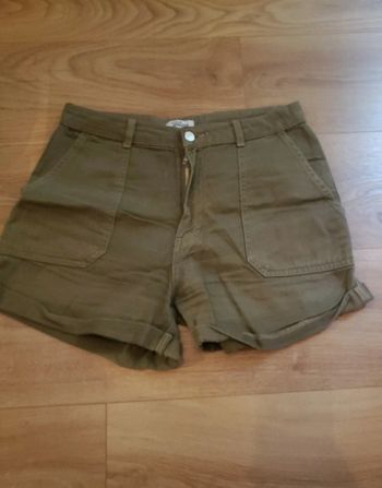 Short kaki taille 38 jennyfer