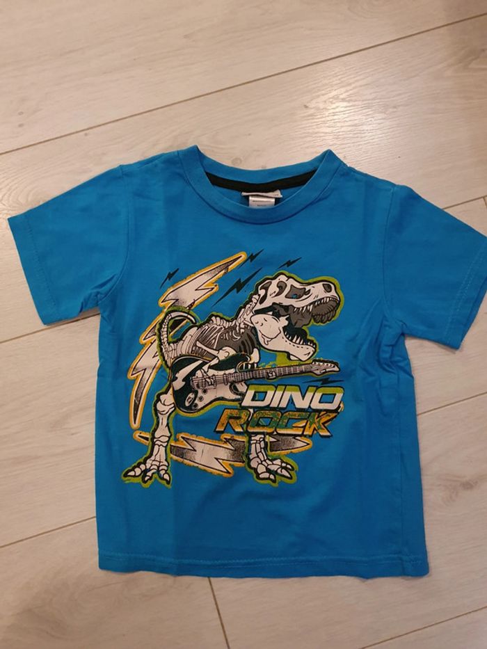 Tshirt Dino Rock 3 ans