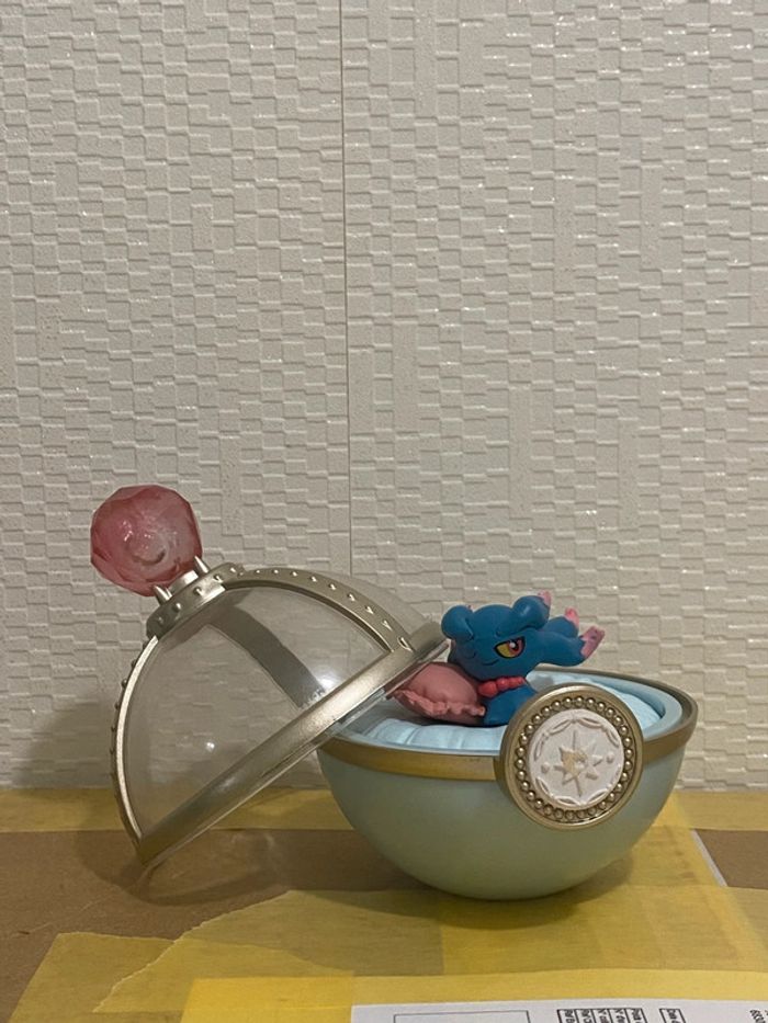 feuforeve figurine