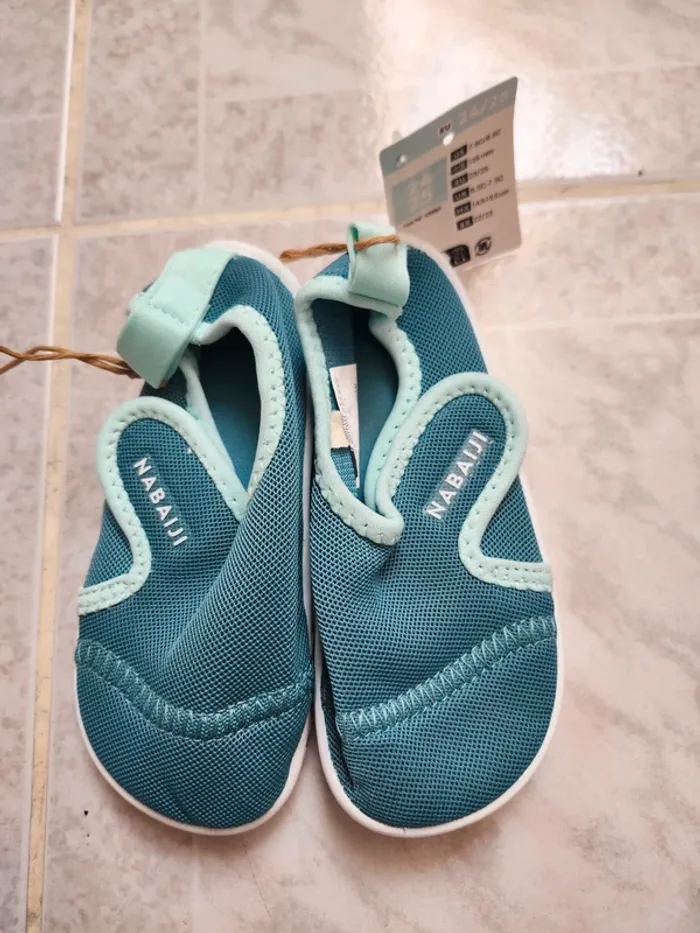 Chaussures eau aquatique bébé taille 24 25 decathlon nabaiji