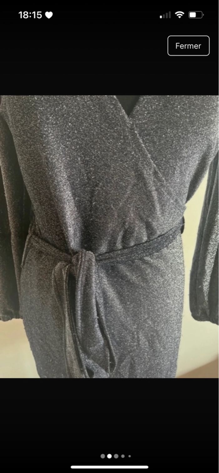 Robe courte à paillettes manche longue taille M de chez Jennyfer en très bon état - photo numéro 2