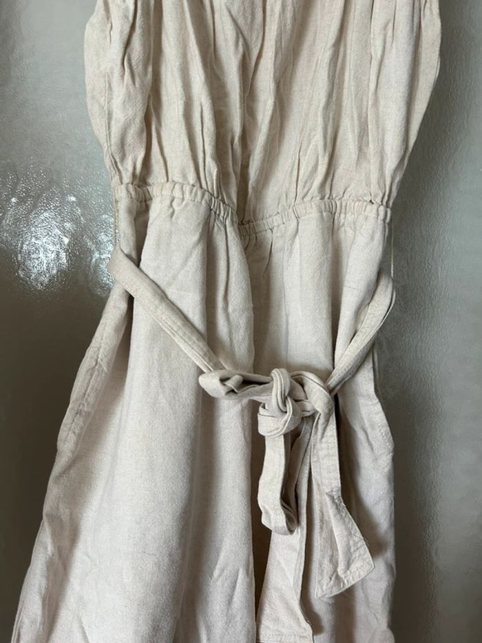 combinaison beige à volant à bretelle avec ceinture XS  h&m neuf - photo numéro 3