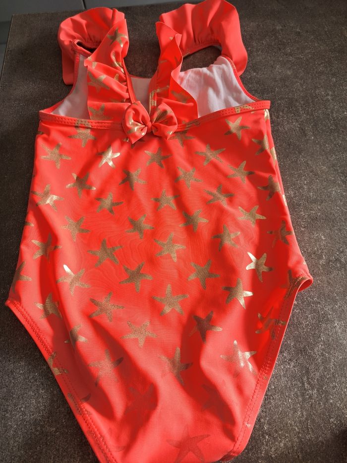 a vendre maillot de bain.taille 5/6ans. - photo numéro 2