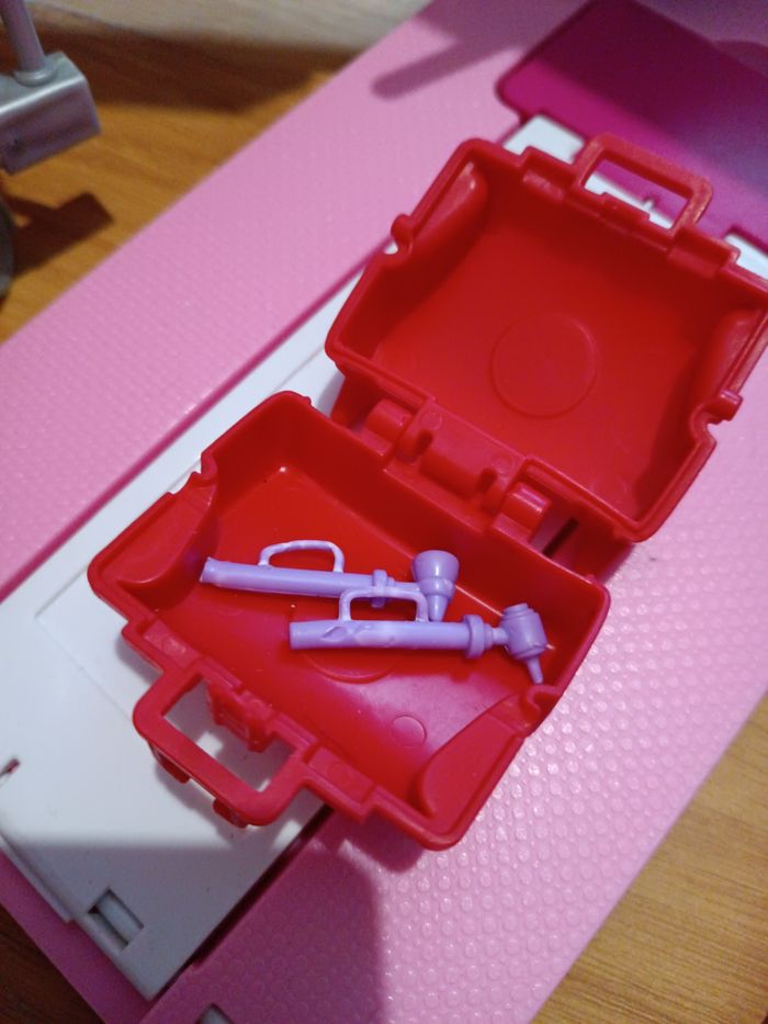 Ambulance Barbie - photo numéro 6