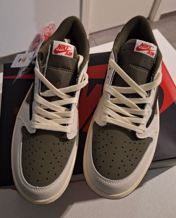 Black friday Nike air Jordan Travis Skott  taille 42 neuve avec étiquettes 🏷 - photo numéro 3