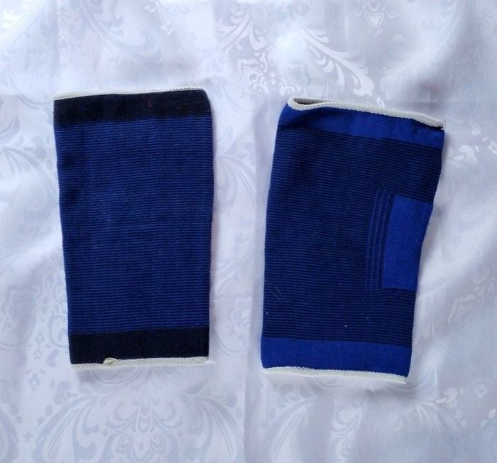 Genouillères bleues