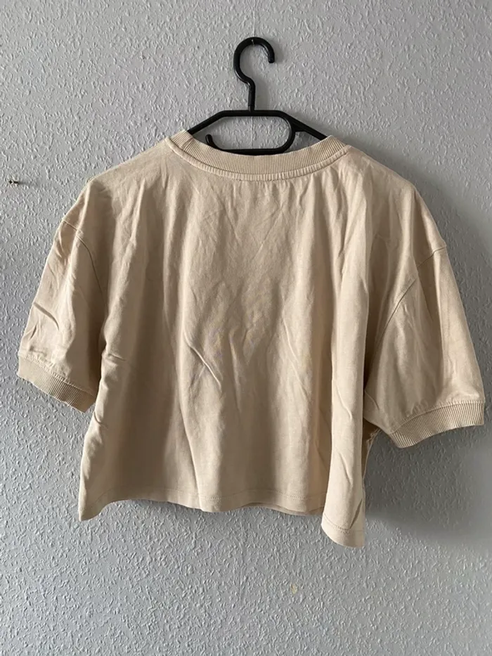 T-shirt beige court avec inscription pailleté - photo numéro 3