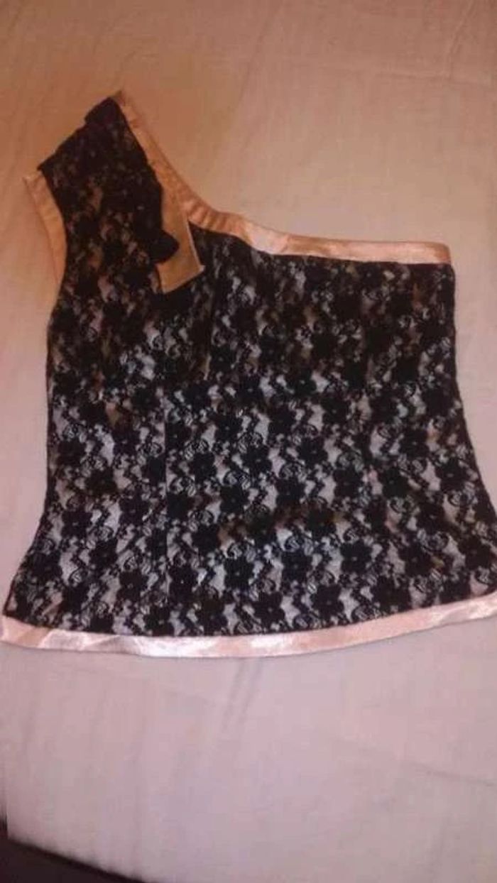Haut  dentelle noir et rose Morgan T38