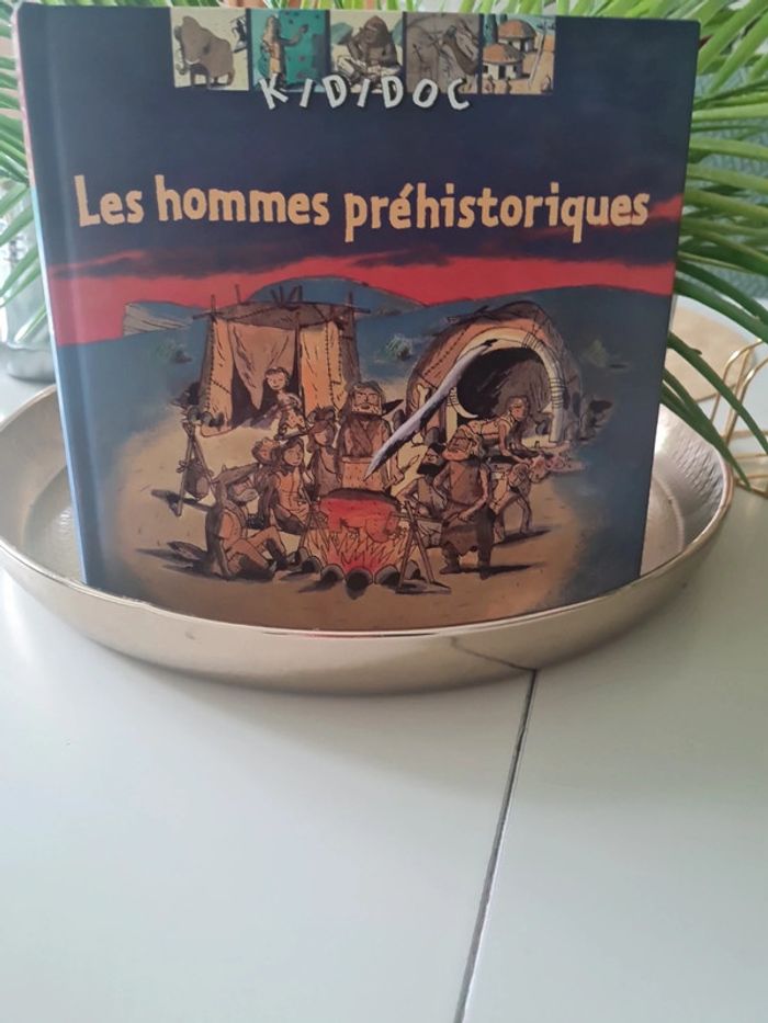 Kididoc  les hommes préhistoriques  très bon etat - photo numéro 2