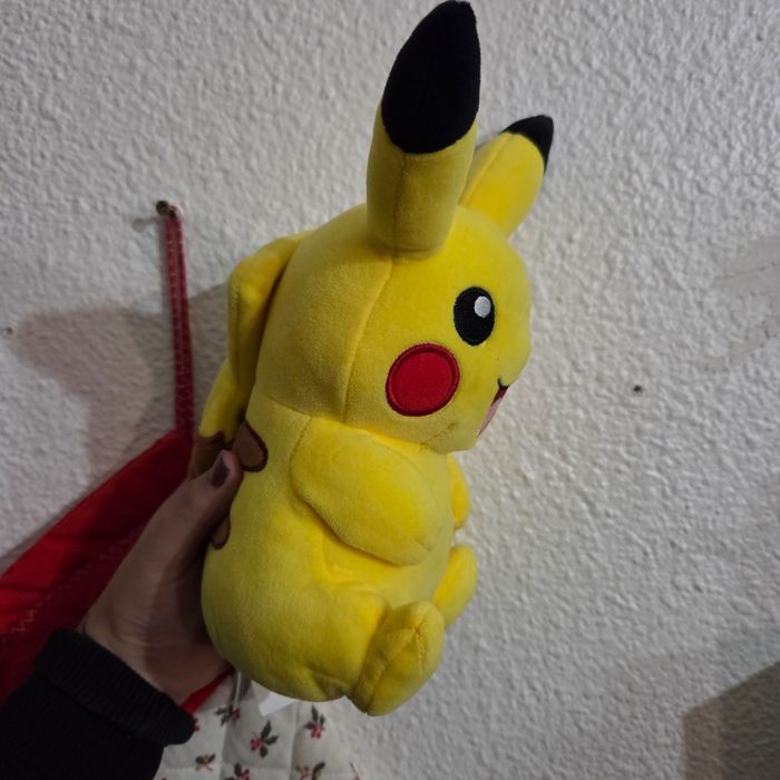 Peluche Pikachu - photo numéro 3