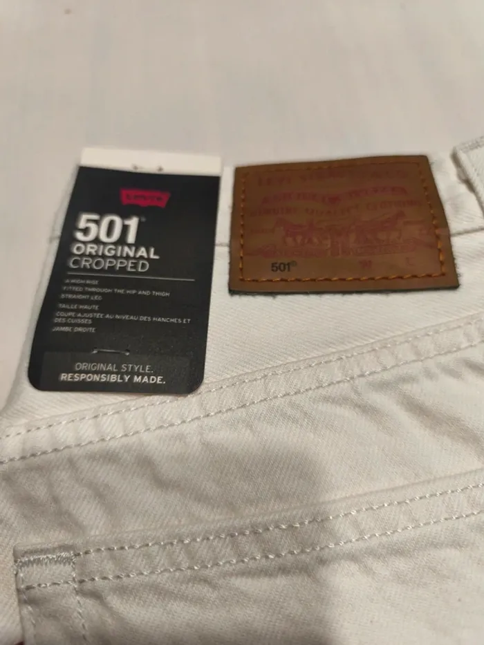 Jeans Levi's 501 Cropped 26x28 neuf - photo numéro 4