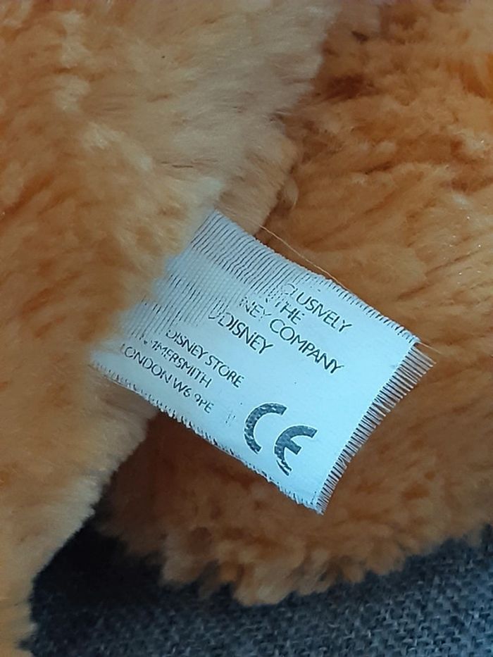 Peluche / doudou Disney Store Winnie L'ourson - photo numéro 11