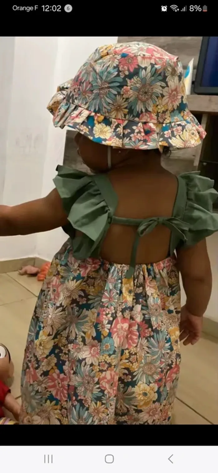 Adorable robe d’été fleurie + chapeau assorti - photo numéro 2