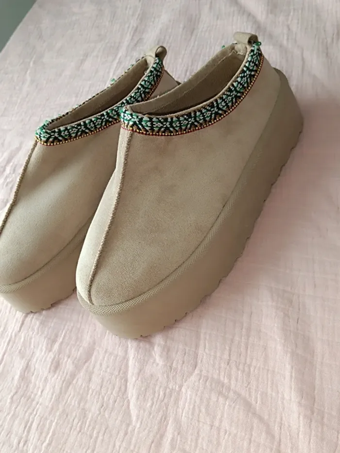 Chaussons compensés -Pointure 40 Tendance🤎
