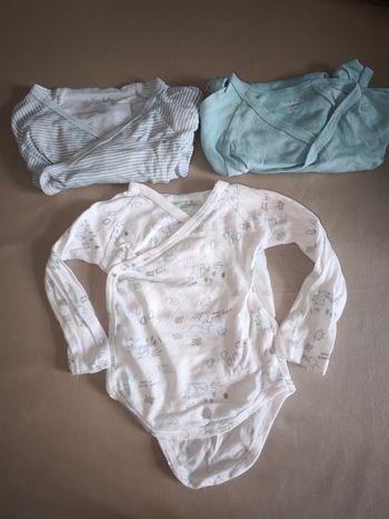 Lot bodies 6 mois