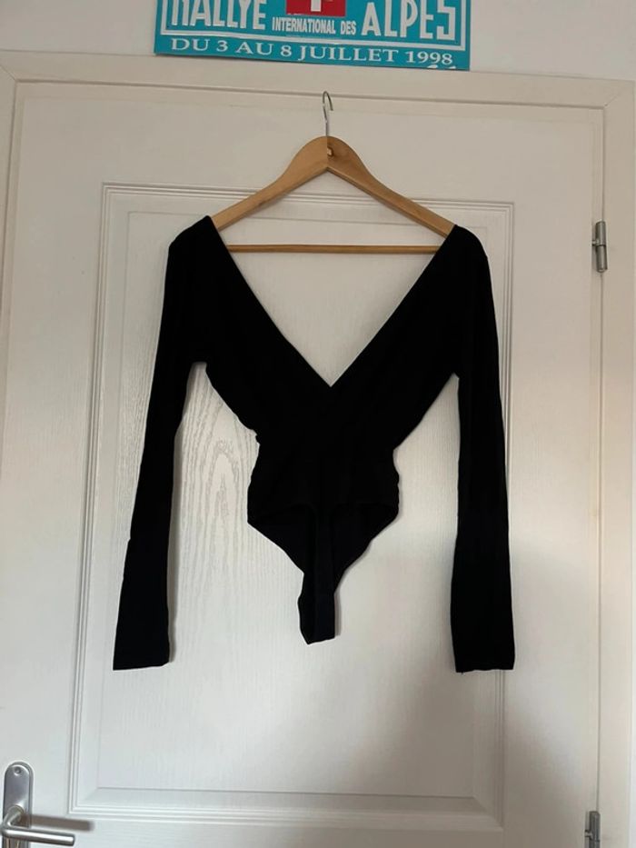 Body décolleté V Asos taille 32 - photo numéro 2