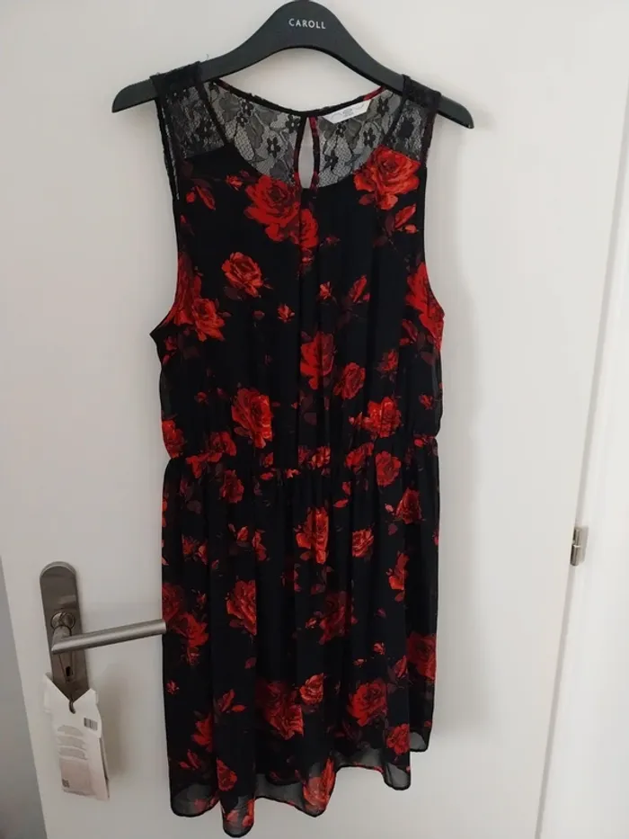 Robe à fleurs sans manche