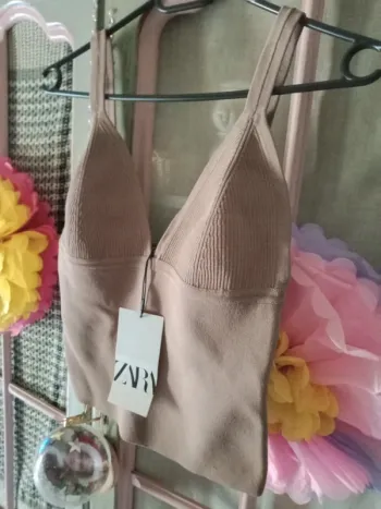 Haut cours à bretelles Zara