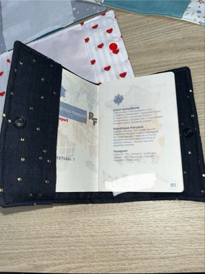 Protège passeport - photo numéro 4