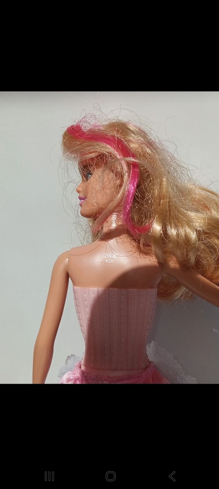 Poupée mattel Barbie Princesse Bonbons sons et lumières dyx28 Dreamtopia Sweetville Princess
Fonctionne piles non inclus - photo numéro 5