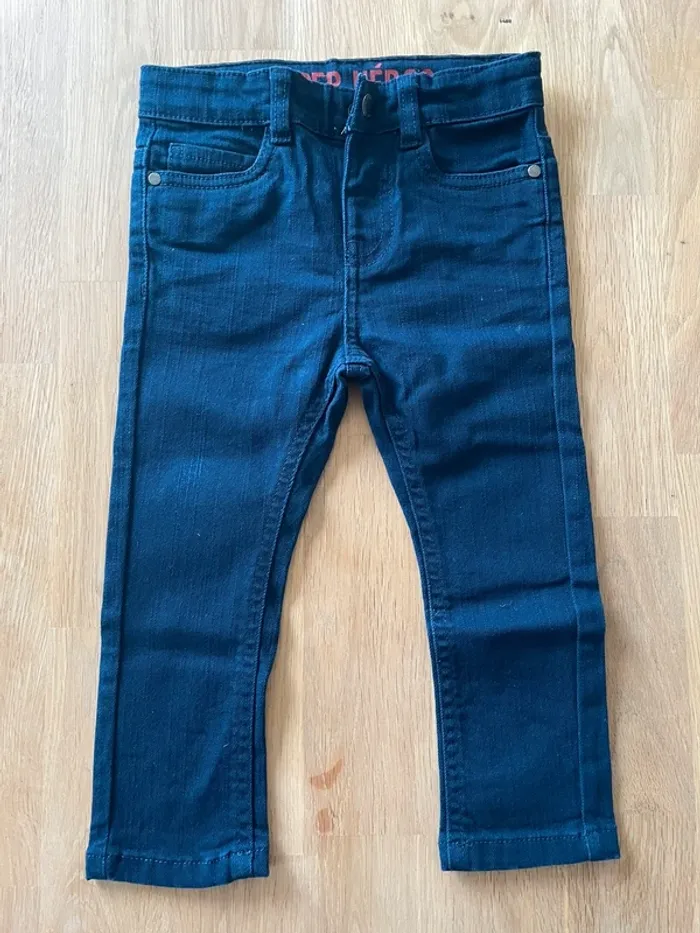 Jean Slim bleu foncés Gémo 24 mois