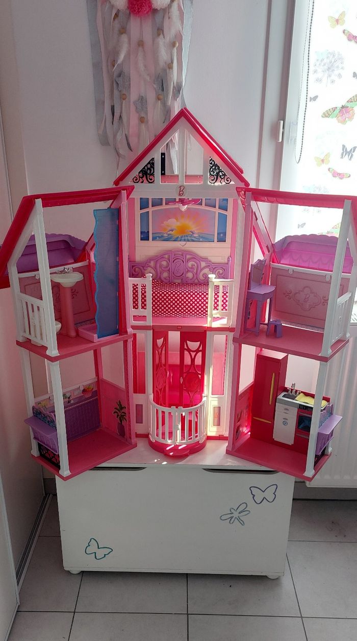 Maison Barbie  avec accessoires - photo numéro 4