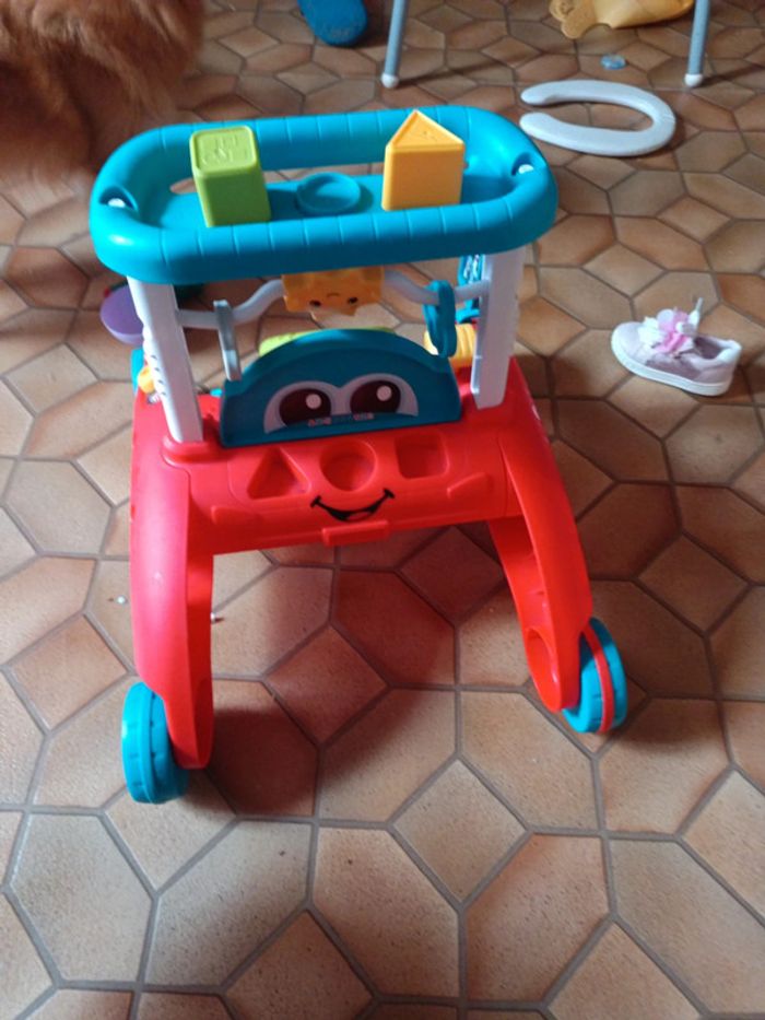 Trotteur Fisher Price valeur neuf plus de 45 euros - photo numéro 3