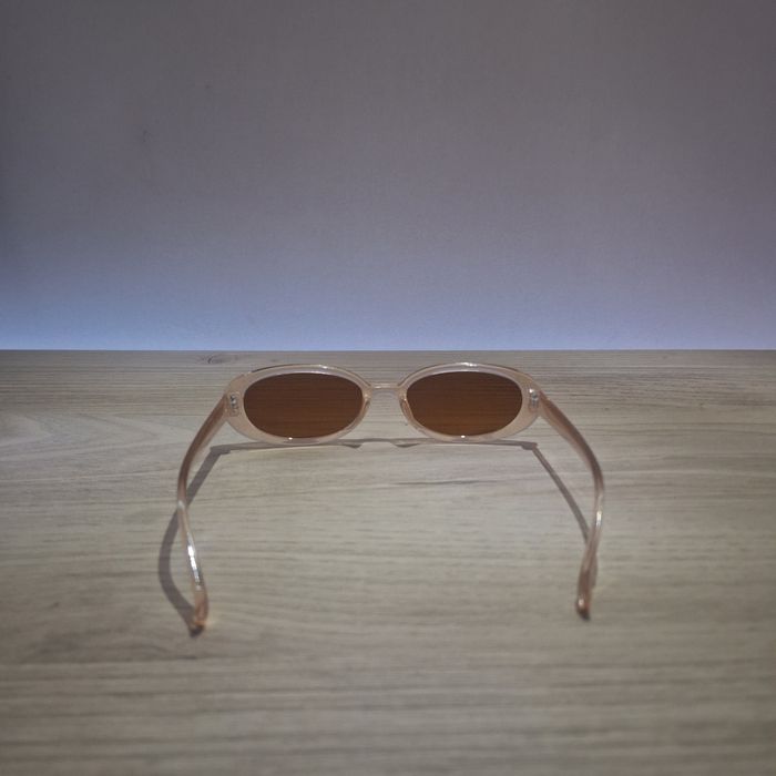 Lunettes de Soleil Ovales Beiges - Y2K Vintage 90s-2000s - Unisexe Sunglasses - Verres Teintés  Noirs