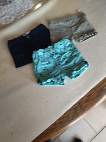 3 shorts bébés, taille 56/62 cm