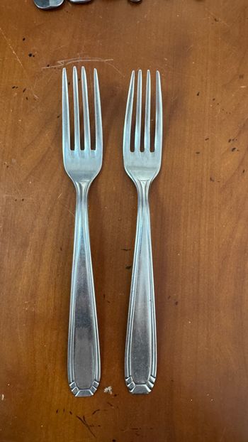 Ensemble deux fourchettes