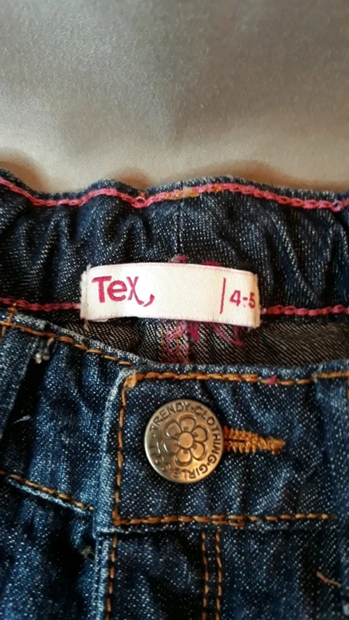 Jeans 4/5 ans - photo numéro 3