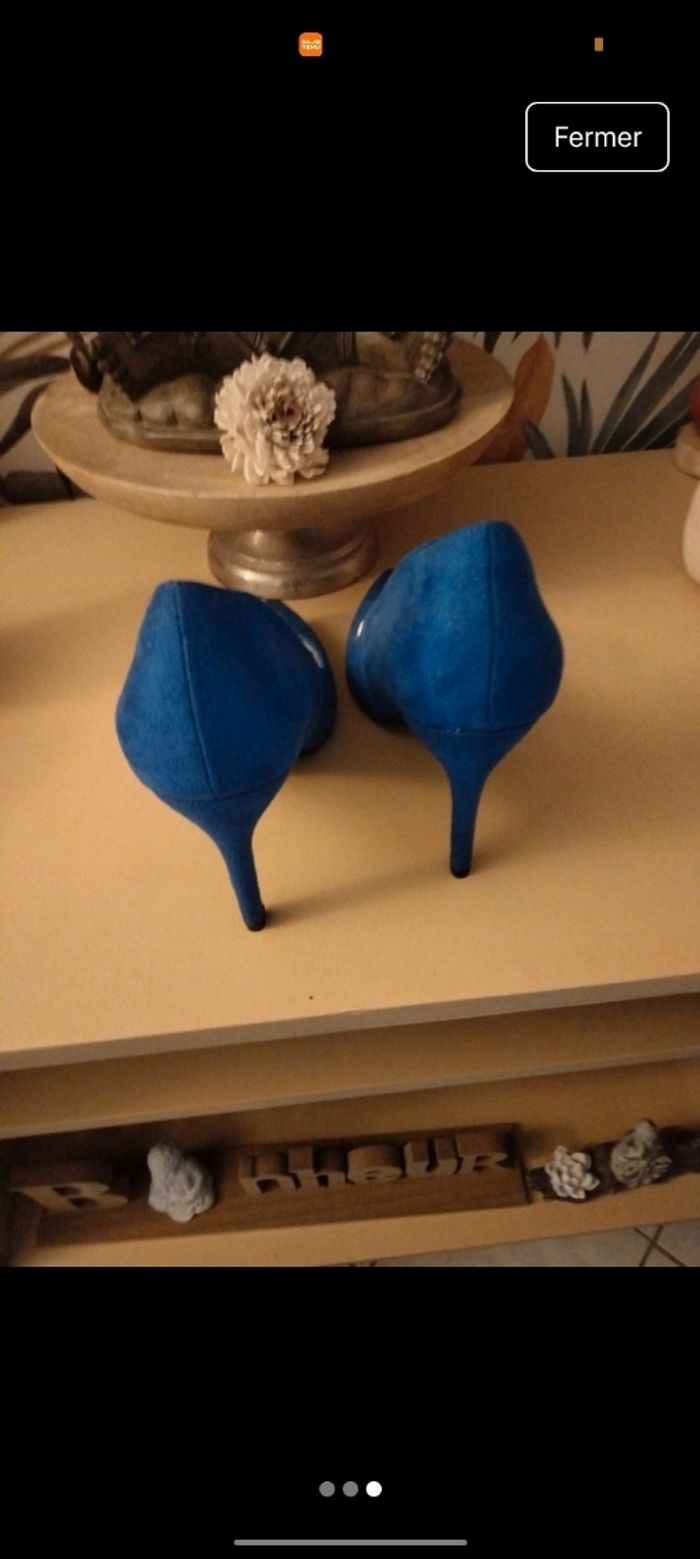 Escarpins bleus - photo numéro 3
