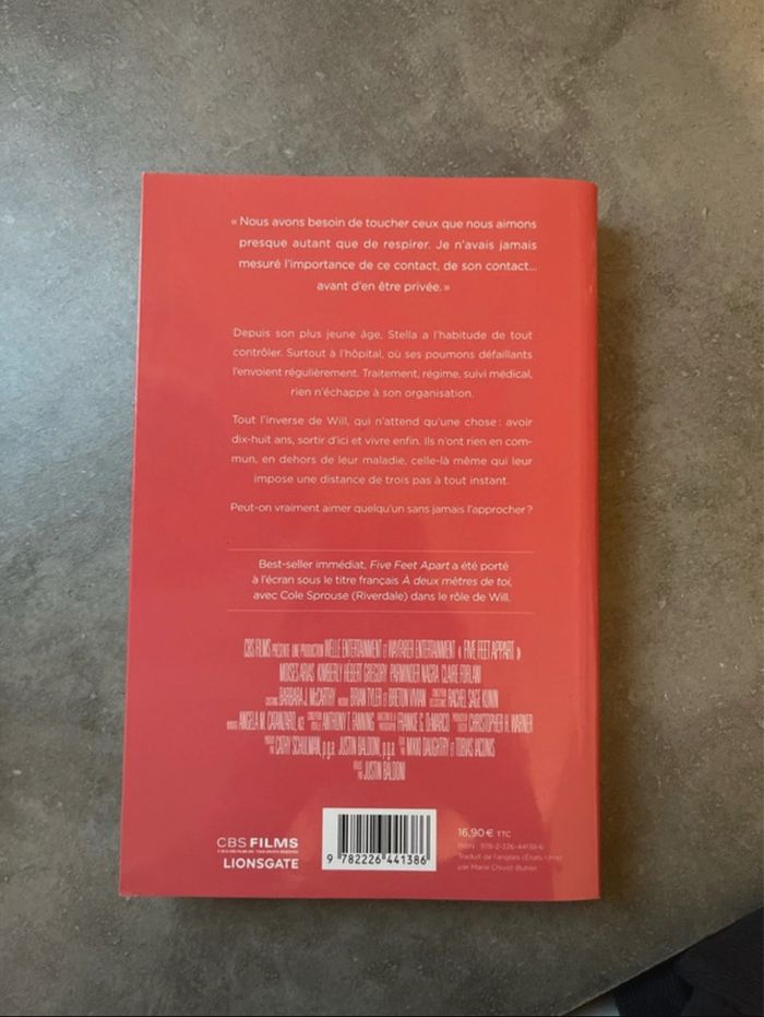 Livre Five Feet Apart - photo numéro 2