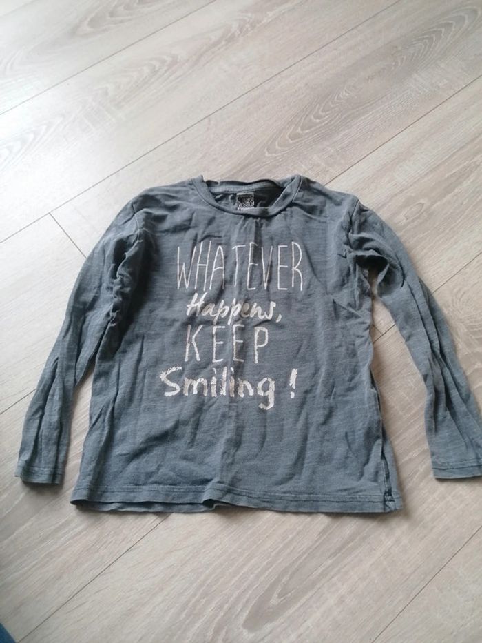 T-shirt tape à l'œil taille 4 ans
