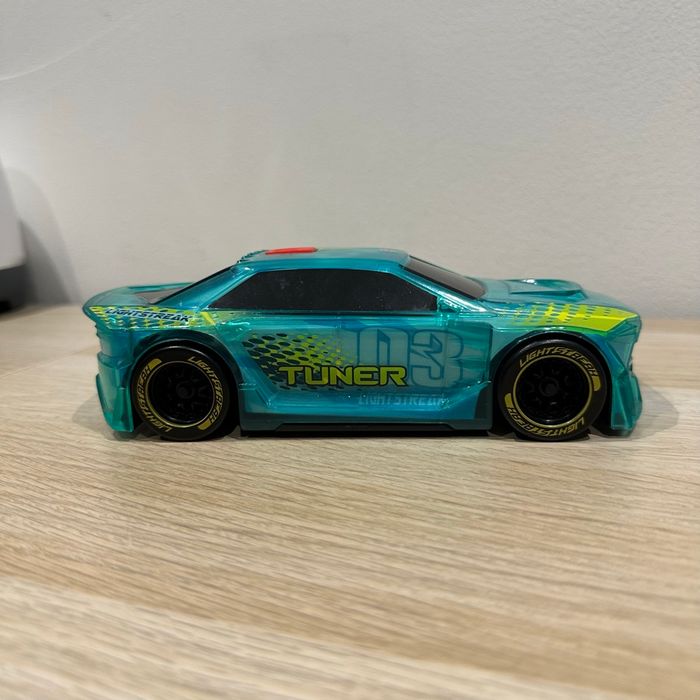 Voiture - photo numéro 2