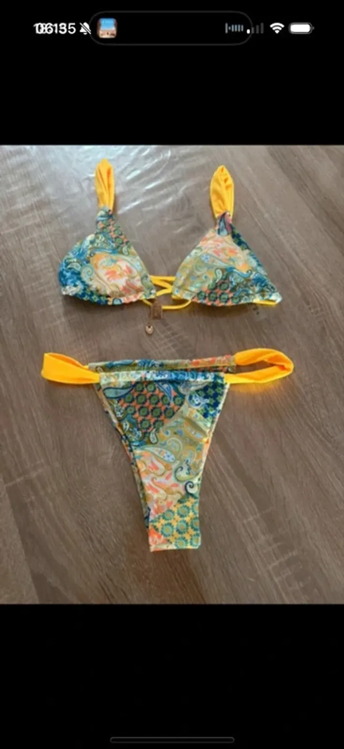 Bikini femme tendance Grece jaune et bleu