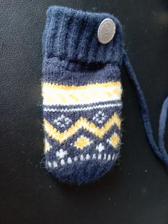 Gants taille 18. 23 mois - photo numéro 3