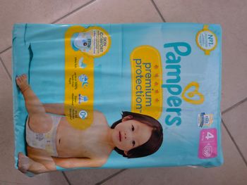 Couches pampers premium taille 4