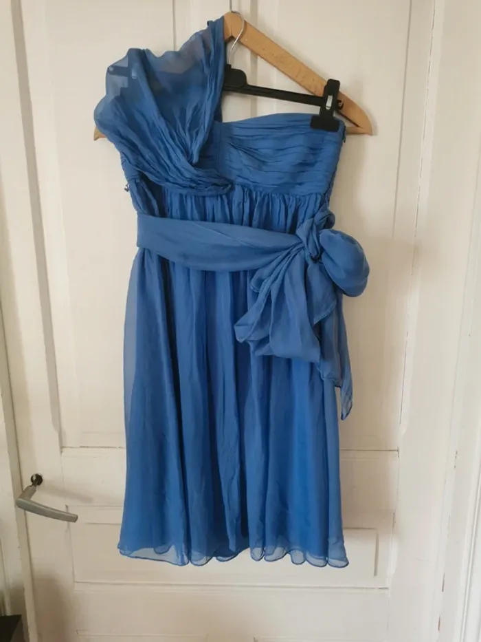 Robe bustier bleu magnifique en soie Zara