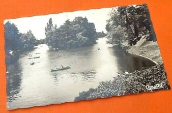 Carte postale  Paris  Bois de Boulogne  (Bateaux sur le Lac)