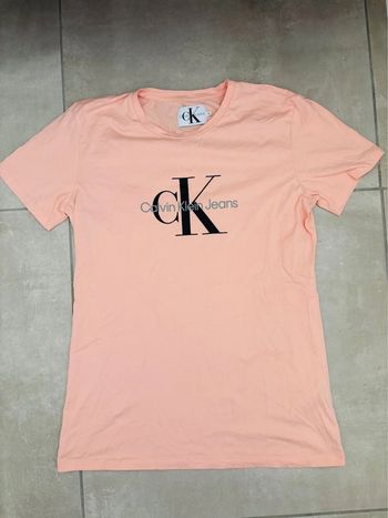 T-shirt femme Calvin Klein Jeans rose neuf