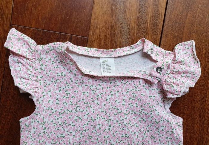 T-shirt H&M fille 18 mois - photo numéro 2