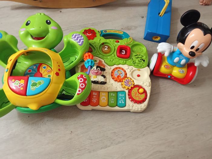 Lot de jouets musicaux