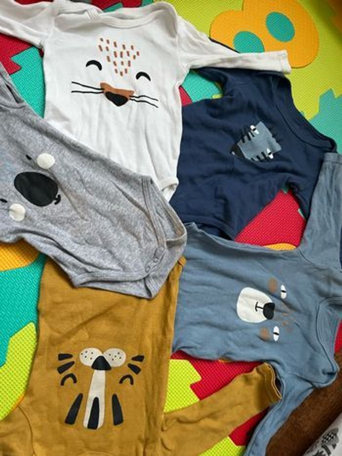 Lots 5 bodies 6 mois 67 cm