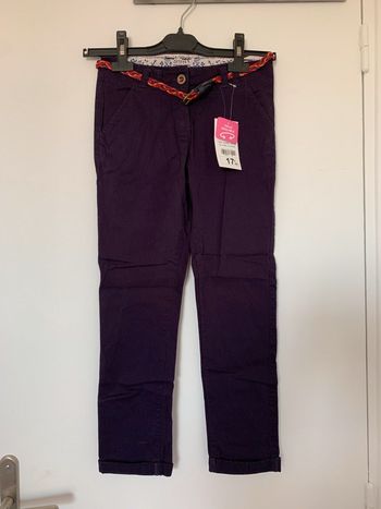 Pantalon violet foncé neuf 10 ans (138 cm)