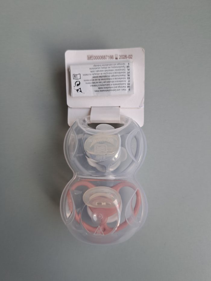 Lot de 2 sucettes NUK Space Disney Baby (18-36m) – Neuf sous blister - photo numéro 2