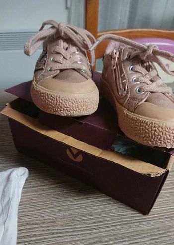 Basket fille Victoria pointure 24